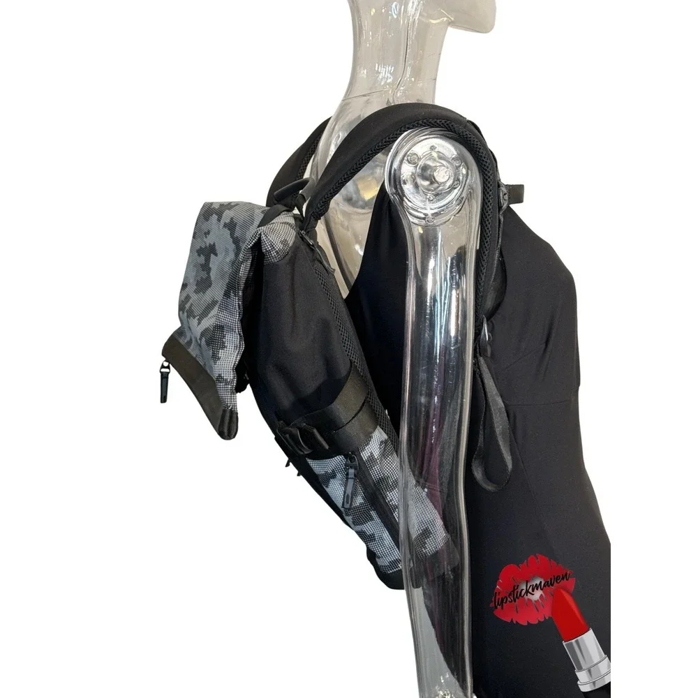Oakley Backpack Utility Rolled Up Black Camo Blackout School